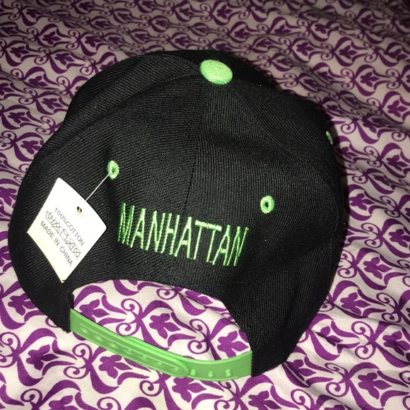 Manhattan SnapBack - Picture 2 of 3